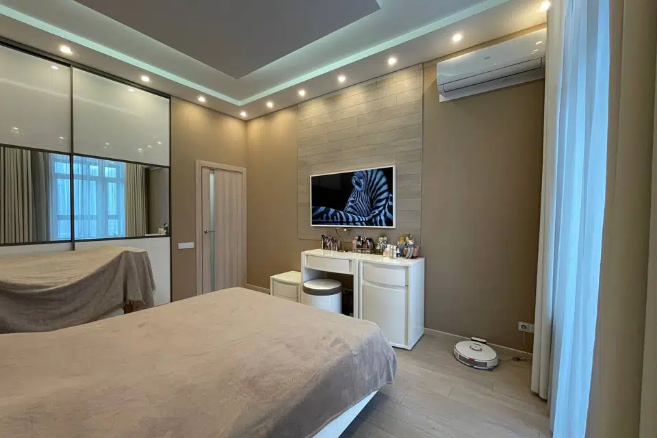 Продаётся 1-комнатная квартира, 71 м²