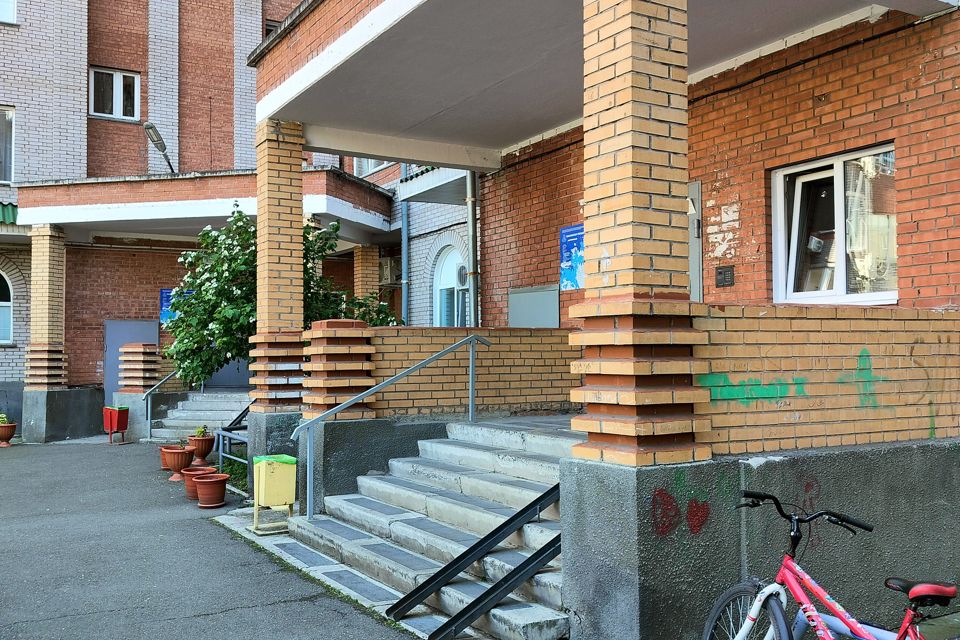 Продаётся 1-комнатная квартира, 51.8 м²