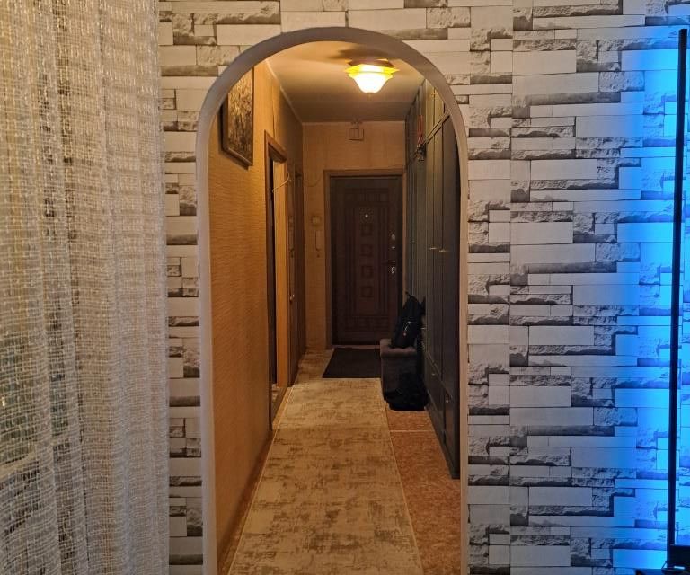 Продаётся 4-комнатная квартира, 89 м²