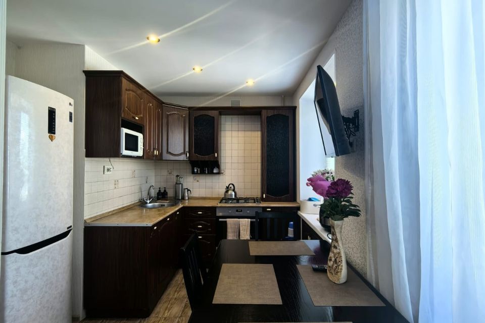 Продаётся 3-комнатная квартира, 57.3 м²