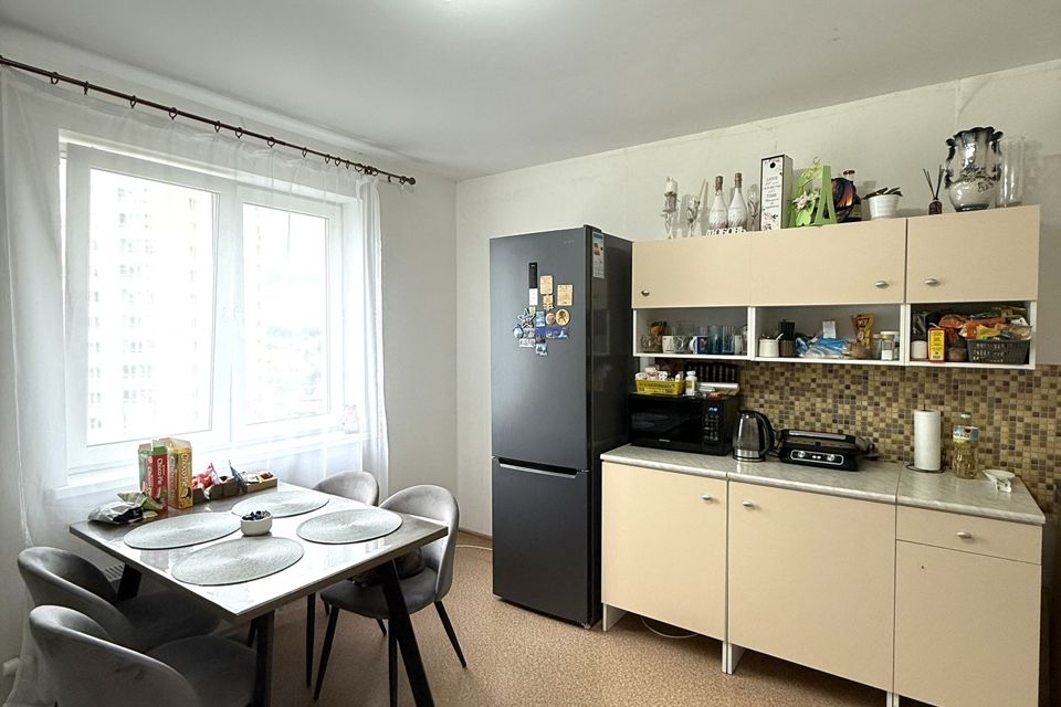 Продаётся 1-комнатная квартира, 42 м²