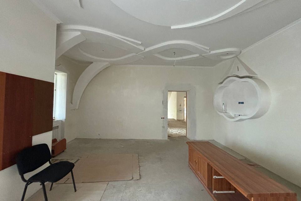 Продаётся 3-этажный дом, 860 м²