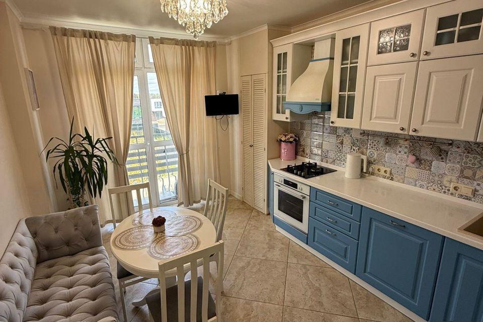 Продаётся 2-комнатная квартира, 65.2 м²