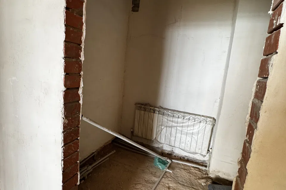 Продаётся 4-комнатная квартира, 178 м²