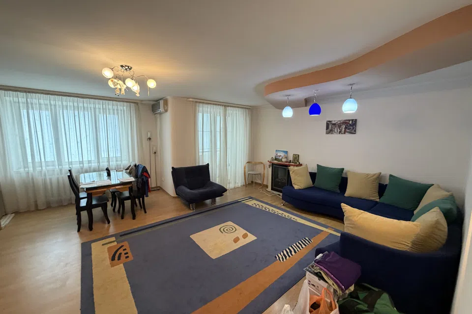 Продаётся 4-комнатная квартира, 129 м²