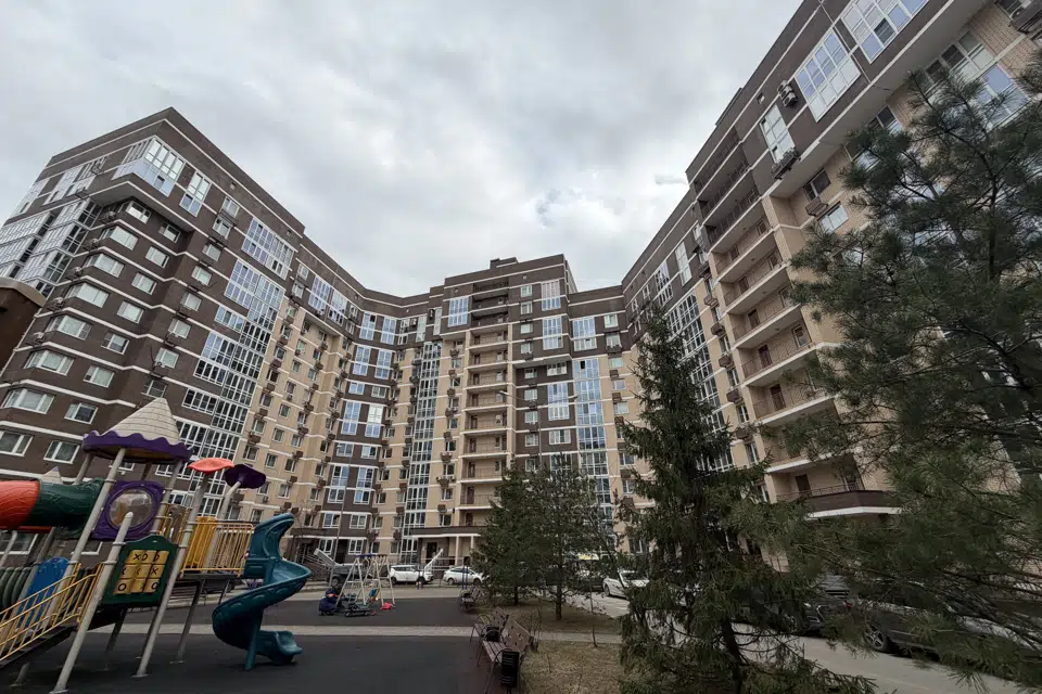 Продаётся 3-комнатная квартира, 122 м²