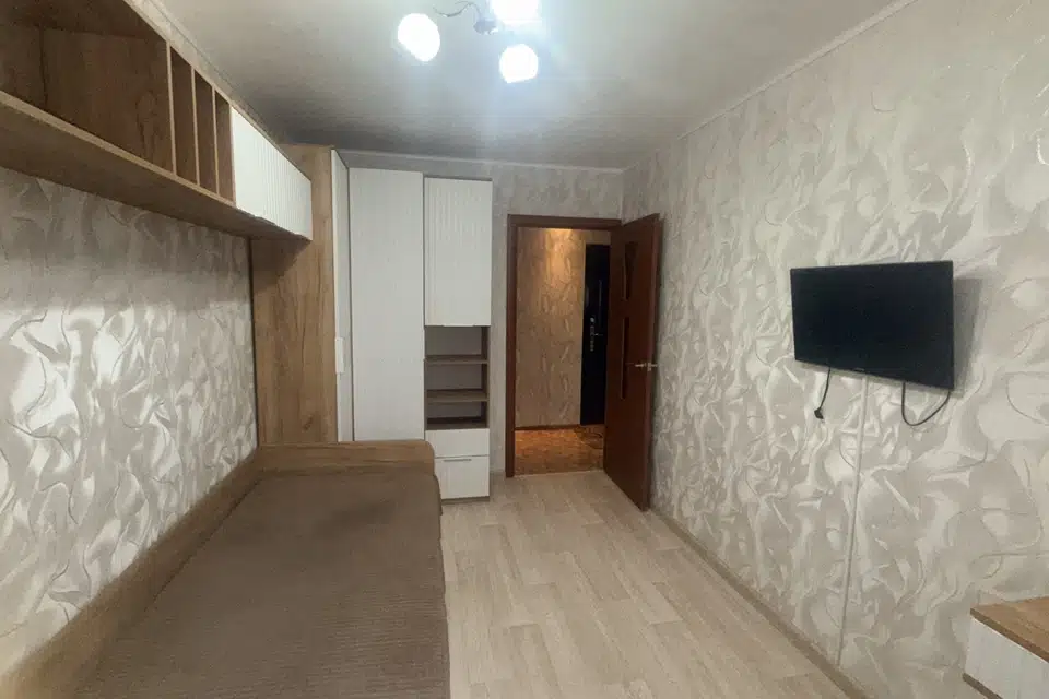 Продаётся 3-комнатная квартира, 55.9 м²