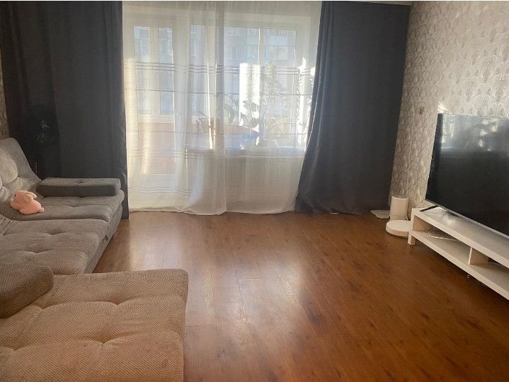 Продаётся 4-комнатная квартира, 80.4 м²