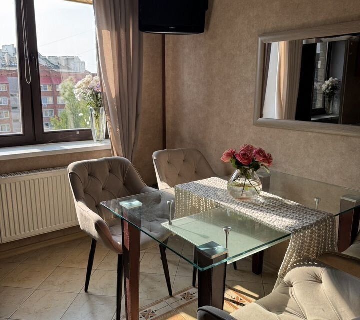 Продаётся 4-комнатная квартира, 107 м²