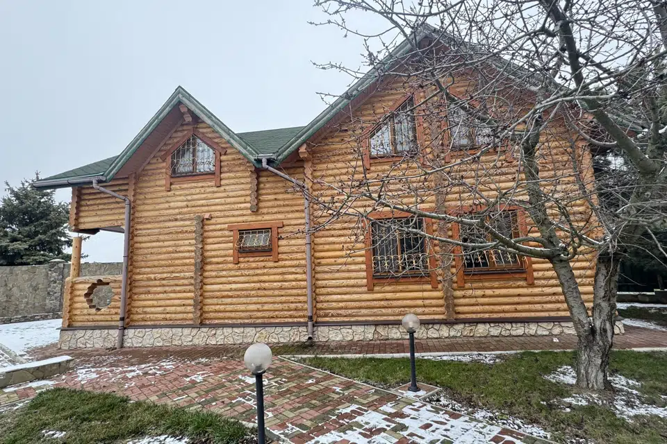 Продаётся 2-этажный дом, 170.9 м²