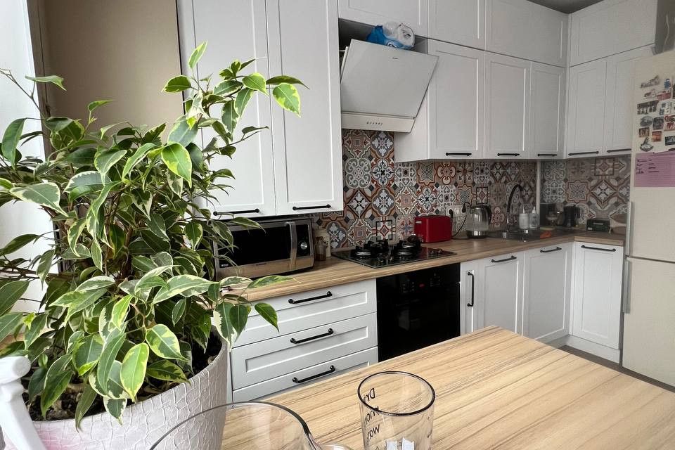 Продаётся 3-комнатная квартира, 61.3 м²