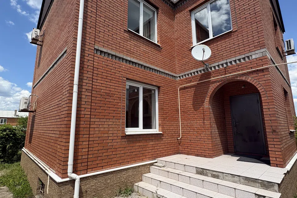 Продаётся 2-этажный дом, 266.5 м²