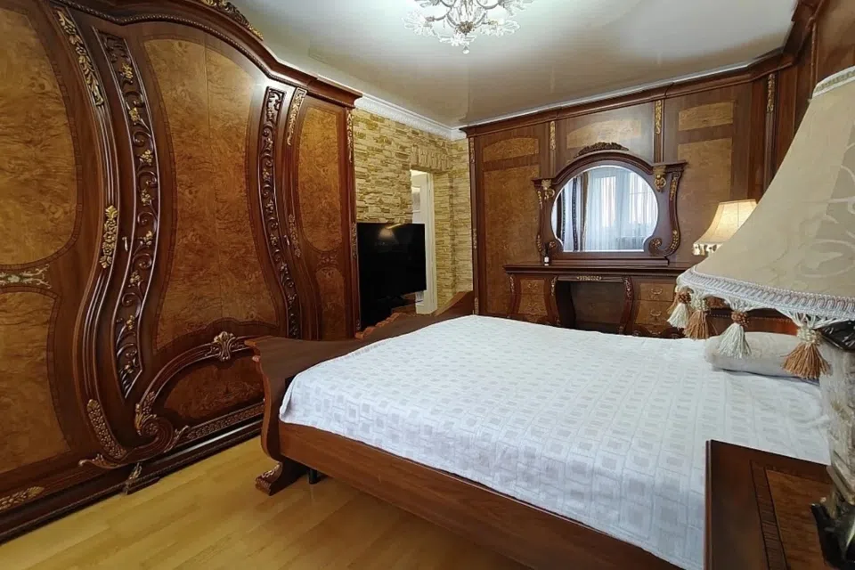 Продаётся 4-комнатная квартира, 90 м²