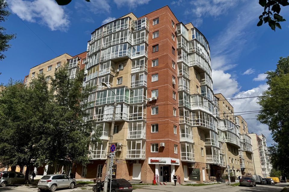 Продаётся 3-комнатная квартира, 106.1 м²