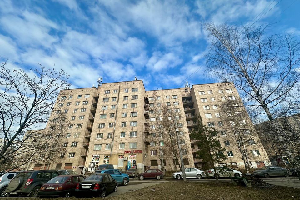 Продаётся 5-комнатная квартира, 182 м²