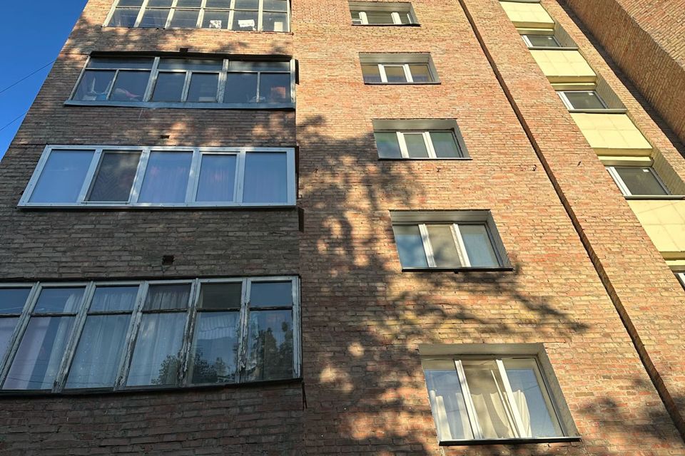 Продаётся 4-комнатная квартира, 111.2 м²