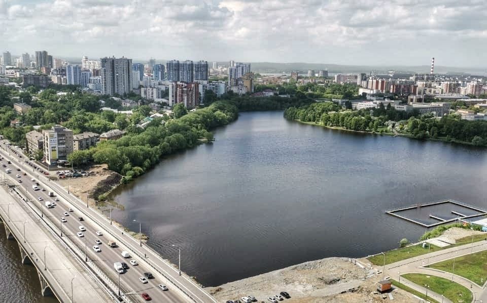 Продаётся 4-комнатная квартира, 140 м²