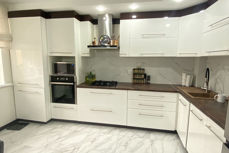Продаётся 3-комнатная квартира, 99.5 м²