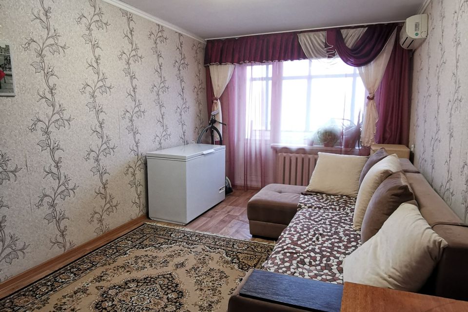 Зал 30 кв. Самые свежие объявления о продаже квартир. Худшая гостиница в орске. Квартиры в орске сталинки. Ленина 125 орск.