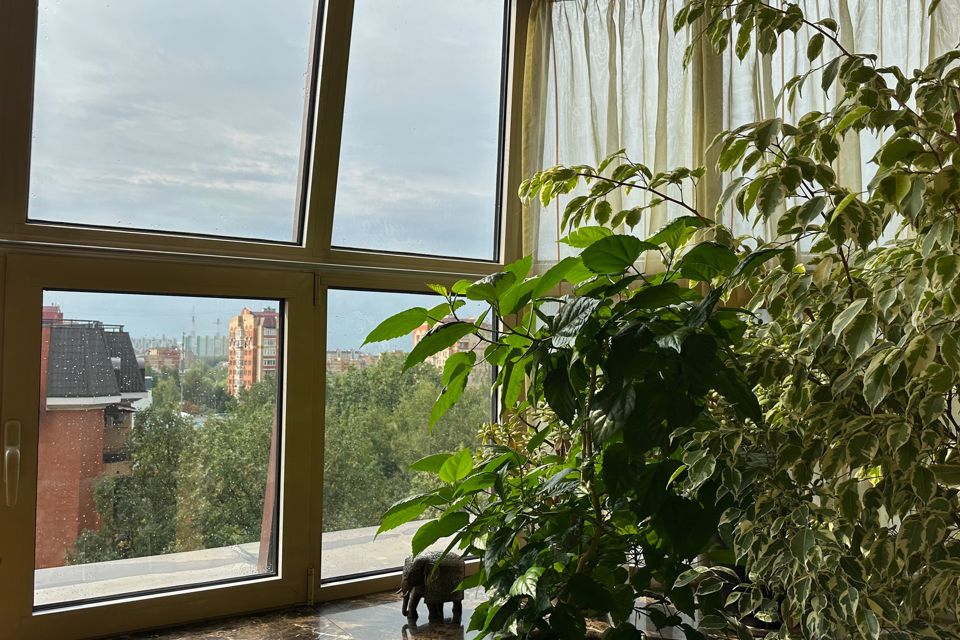 Продаётся 4-комнатная квартира, 142.5 м²