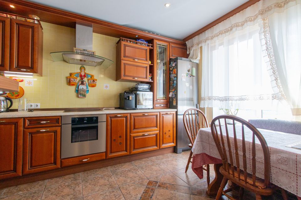 Продаётся 2-комнатная квартира, 65.4 м²