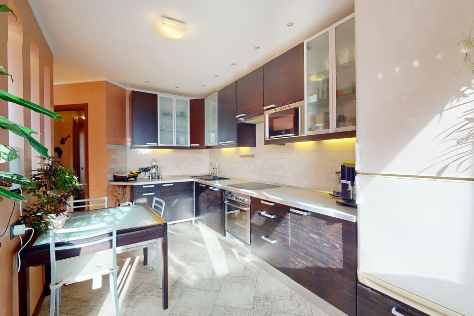 Продаётся 3-комнатная квартира, 82 м²