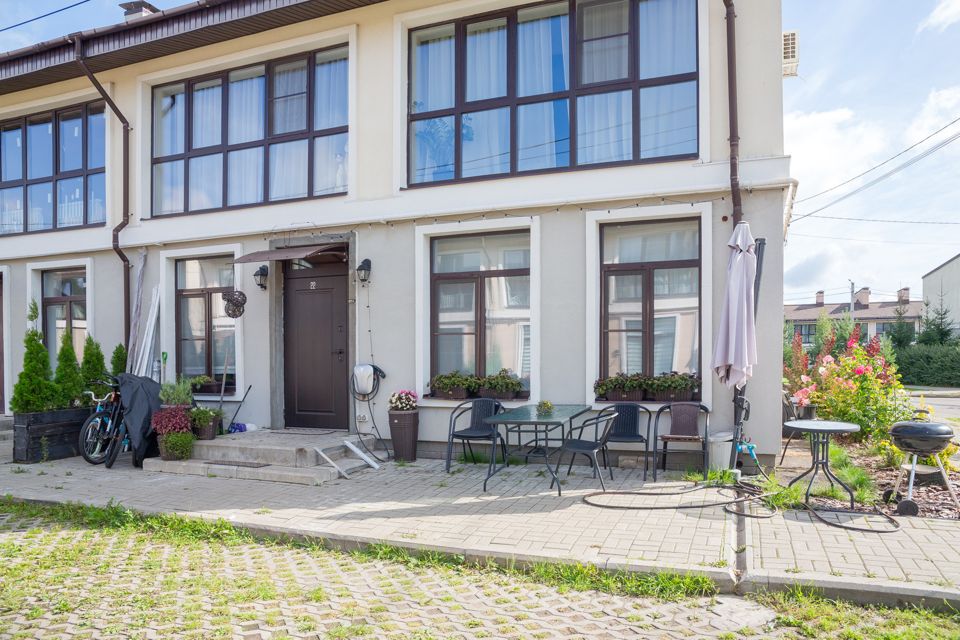 Продаётся 2-комнатная квартира, 64.9 м²