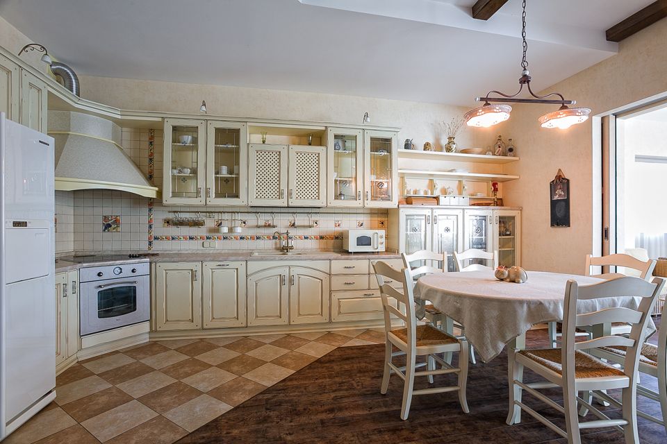 Продаётся 3-комнатная квартира, 153.6 м²