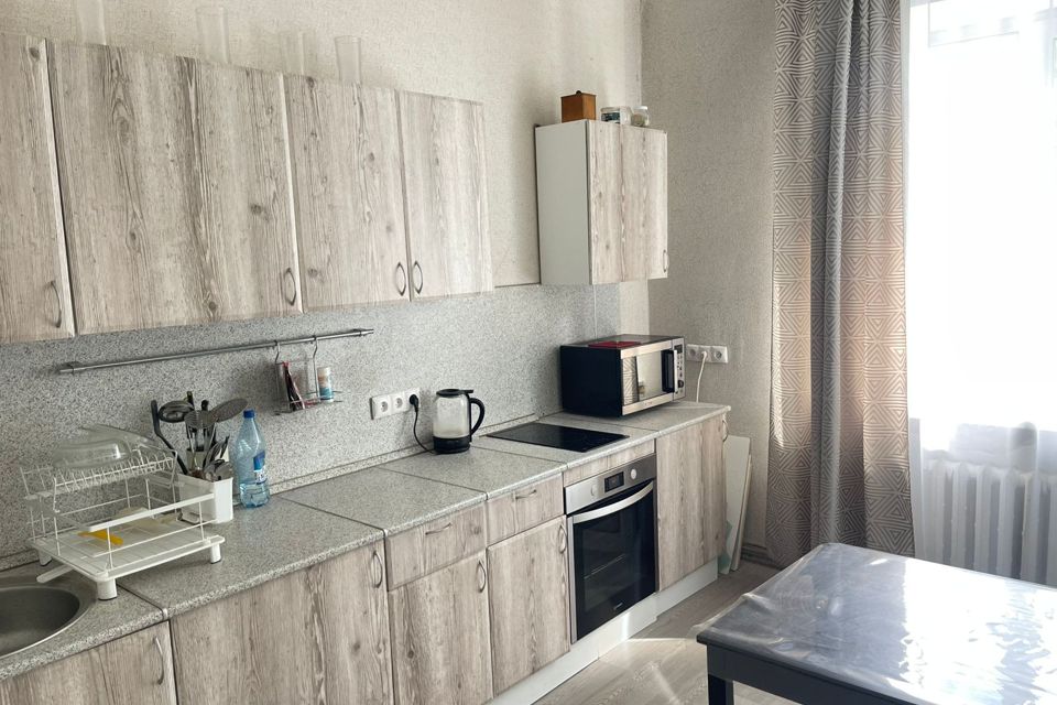 Продаётся 4-комнатная квартира, 100 м²
