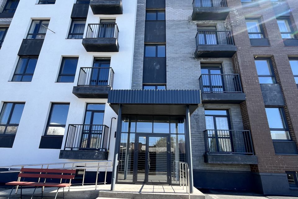 Продаётся 3-комнатная квартира, 108.2 м²