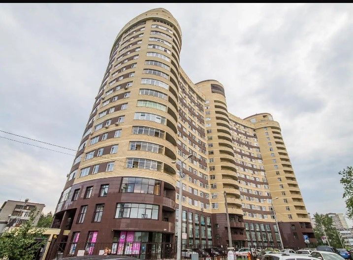 Продаётся 2-комнатная квартира, 79.6 м²