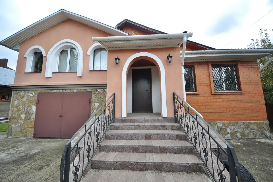 Продаётся 3-этажный дом, 298.4 м²