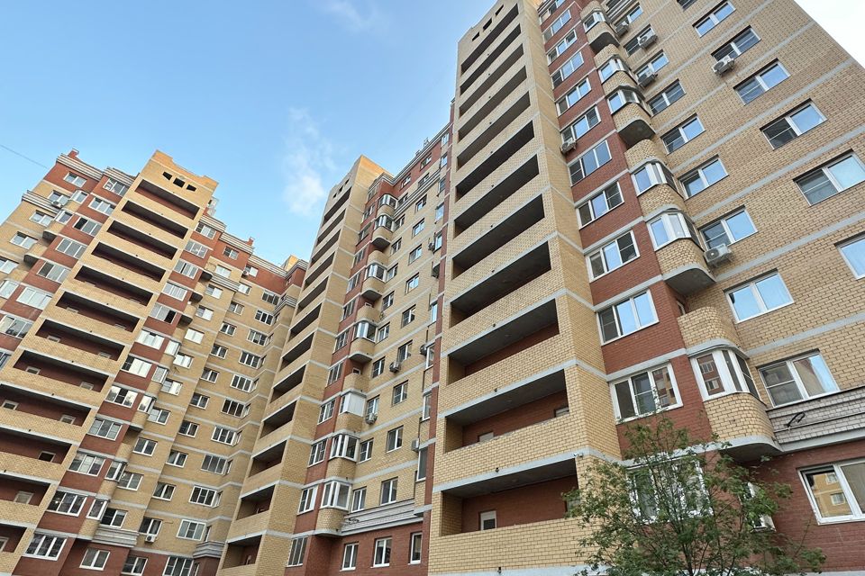 Продаётся 2-комнатная квартира, 69.6 м²