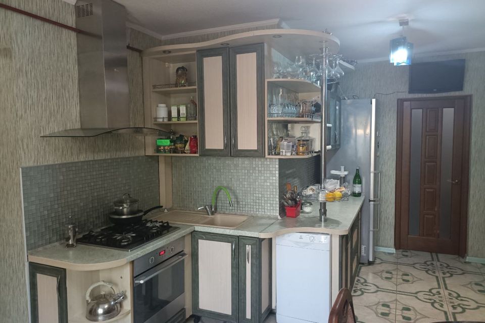 Продаётся 2-этажный дом, 160 м²