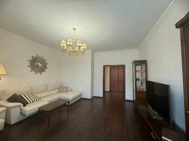 Продаётся 3-комнатная квартира, 130.3 м²