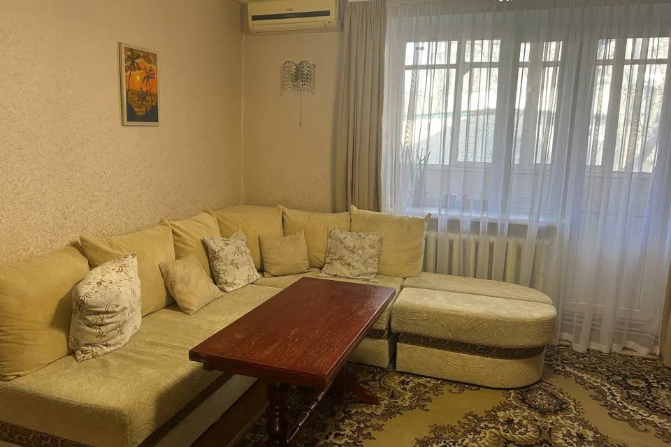 Продаётся 4-комнатная квартира, 87 м²