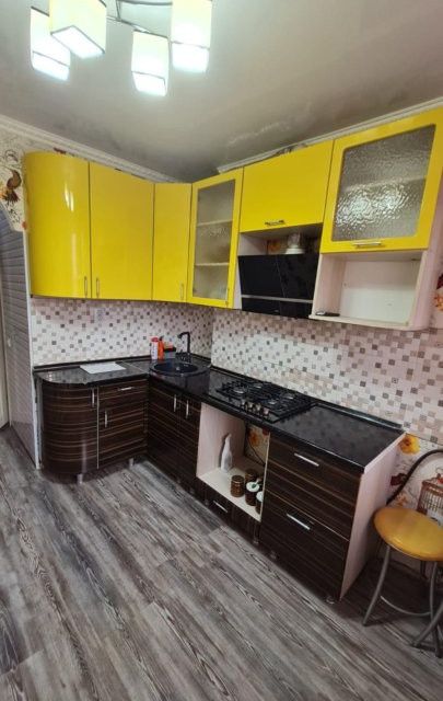 Продаётся 4-комнатная квартира, 60.3 м²