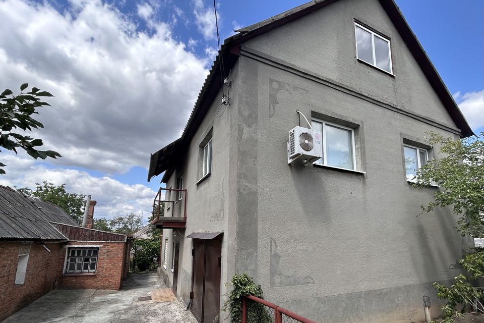 Продаётся 2-этажный дом, 170 м²