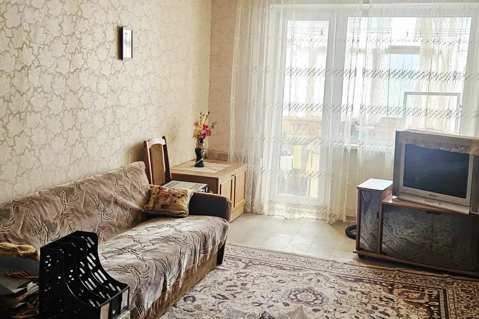 Продаётся 4-комнатная квартира, 82 м²