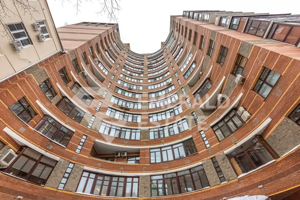 Продаётся 4-комнатная квартира, 168 м²
