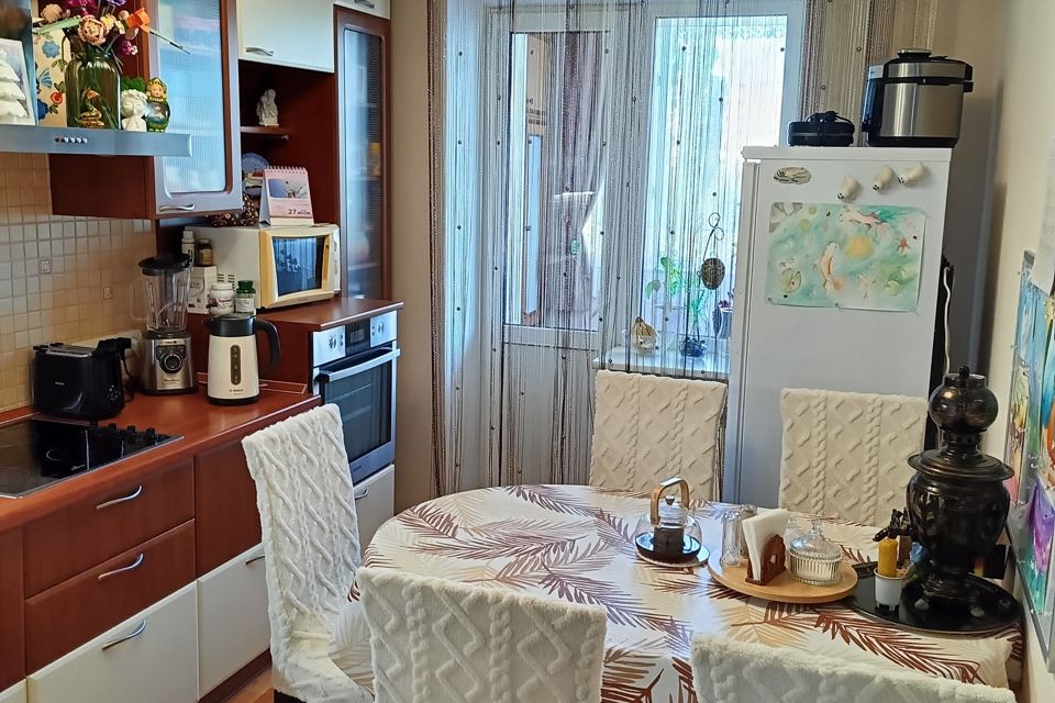 Продаётся 4-комнатная квартира, 103 м²