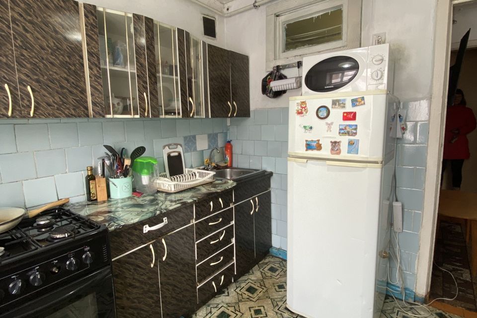 Продаётся 3-комнатная квартира, 41.6 м²