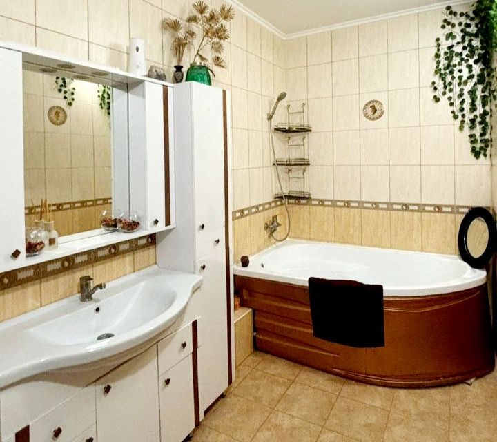 Продаётся 2-комнатная квартира, 83 м²
