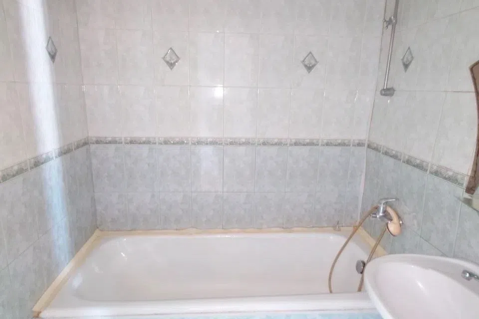 Продаётся 4-комнатная квартира, 82 м²