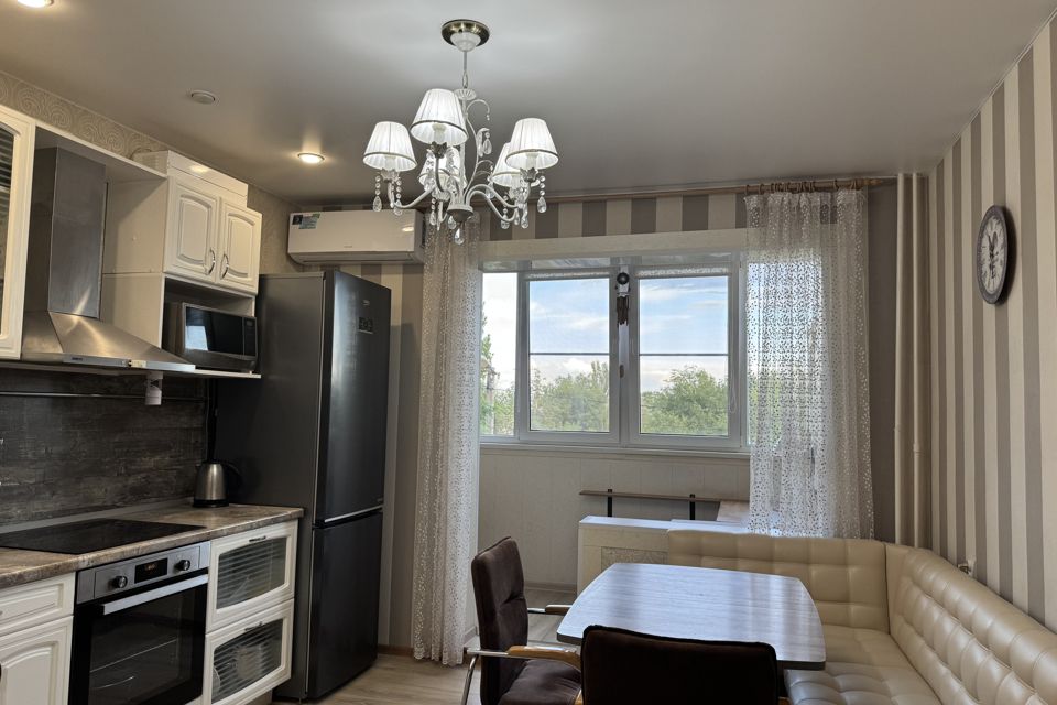 Продаётся 2-комнатная квартира, 66.4 м²