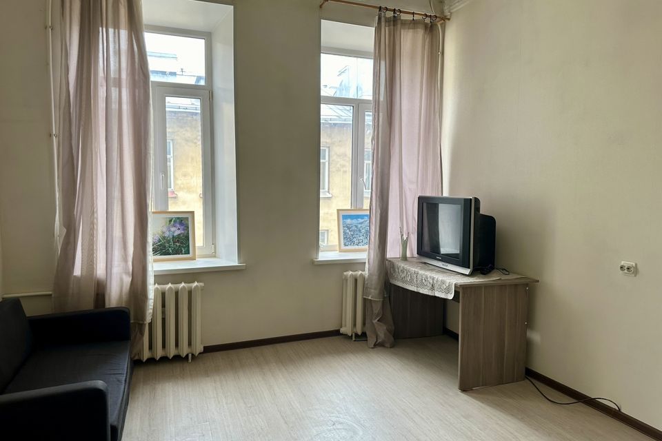 Продаётся комната в 5-комн. квартире, 16.4 м²