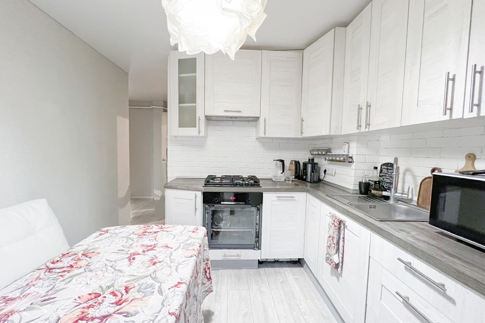 Продаётся 3-комнатная квартира, 62.3 м²