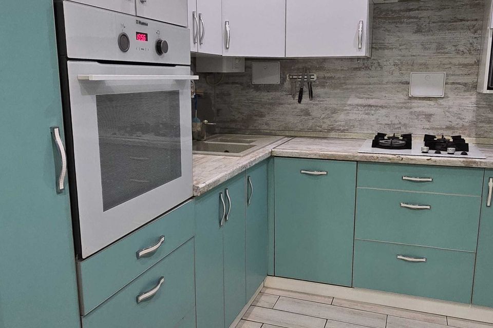 Продаётся 4-комнатная квартира, 57.8 м²