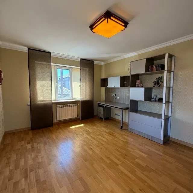 Продаётся 2-этажный дом, 140 м²