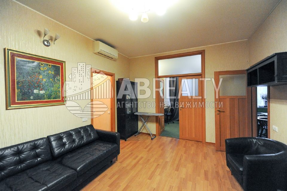 Продаётся 4-комнатная квартира, 120 м²